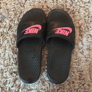 Nike Black & Pink Slides!
